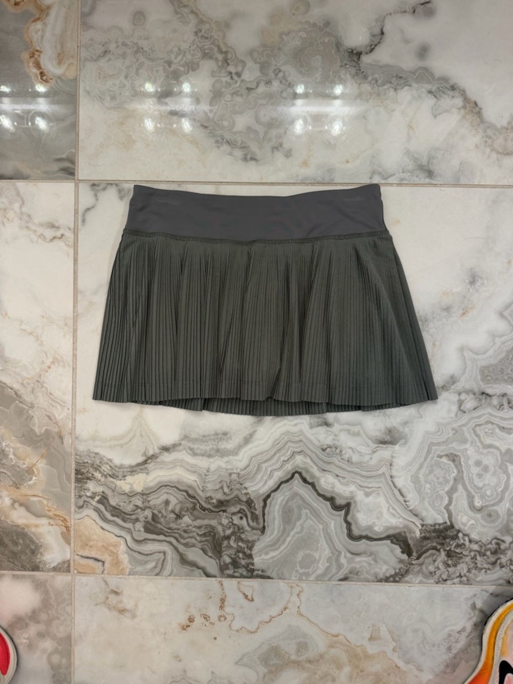 lululemon athletica Pleated Mini Skirt in Olive